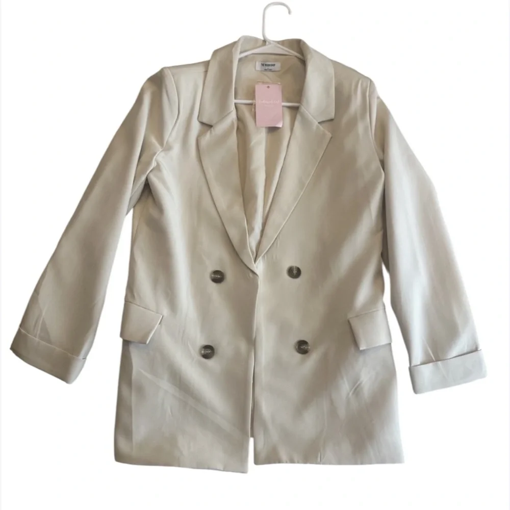 The Workshop‎ women's blazer with shoulder pads and pockets, size Large Beige